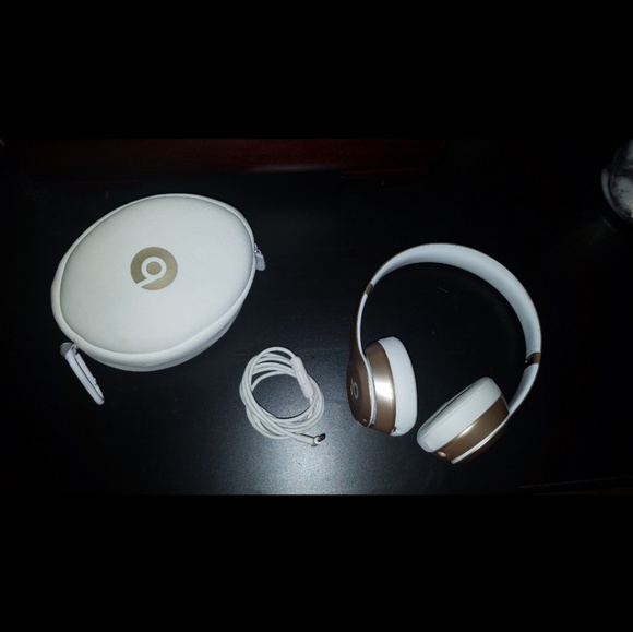 Beats Solo3 Wireless Headphones - Picture 1 of 4